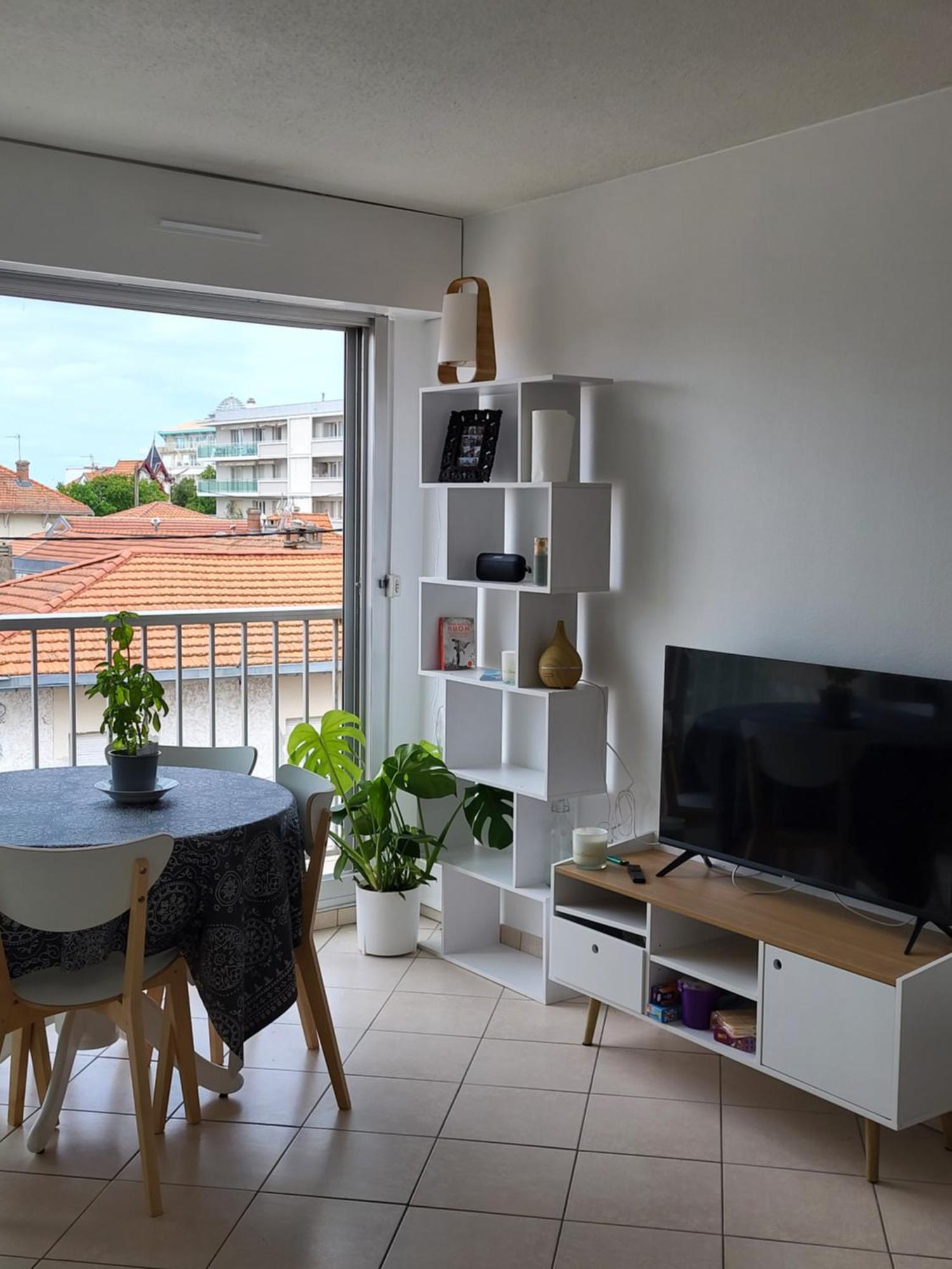 Au Bord De L'eau Rend La Vie A Apartment *